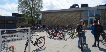 Cykelparkering ved indgang