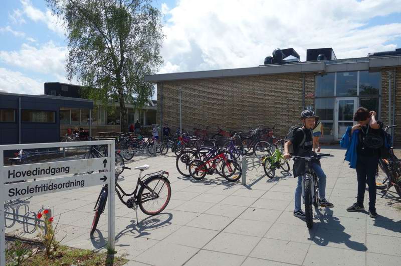 Cykelparkering ved indgang